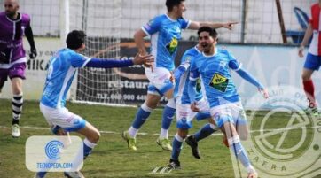 Andrés Gallardo en una acción de juego con el CD Zafra